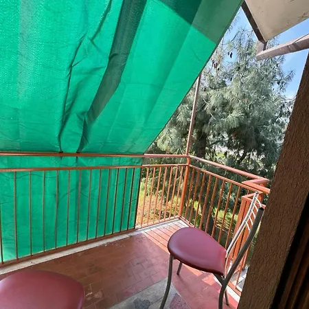 King's House Проживание в семье