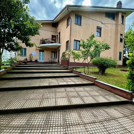 King's House Проживание в семье *