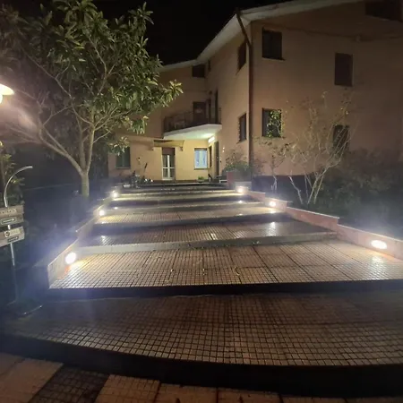 King's House Проживание в семье *